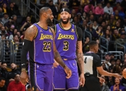 爱游戏网页版-湖人力克山东队，浓眉哥惊艳四座