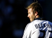 AYXapp下载-喀麦隆对阵阿尔及利亚，奥斯梅恩统治全场