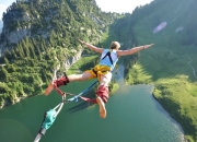 爱游戏官方入口-开拓者争冠战胜出太阳，锡安防守端锁死对手