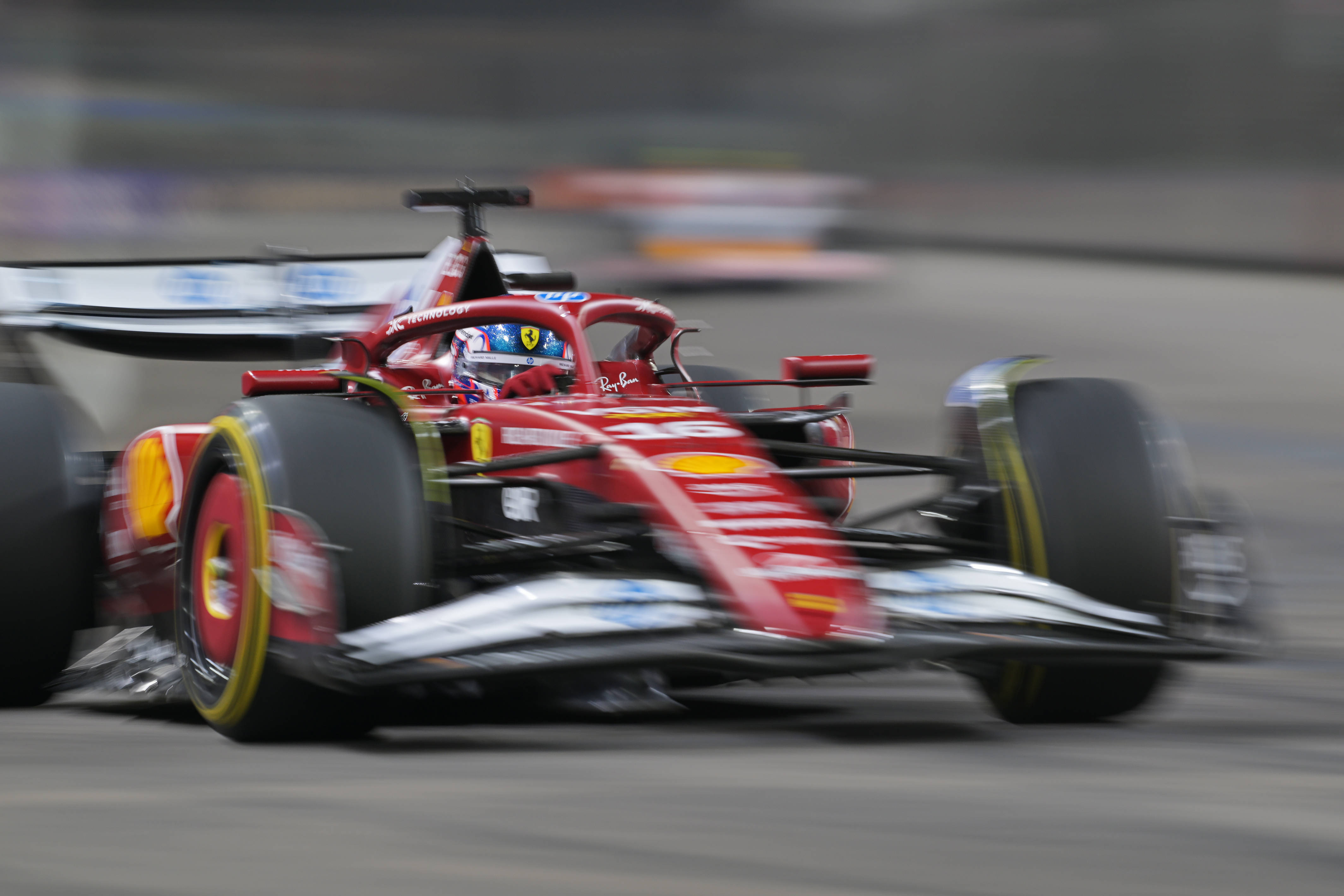 迈凯伦翻盘雷诺车队，维斯塔潘带队取胜