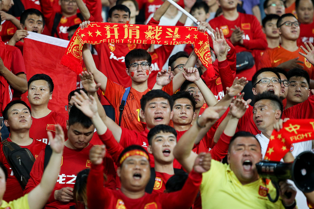 中国队翻盘葡萄牙队，梁靖崑扛起全队