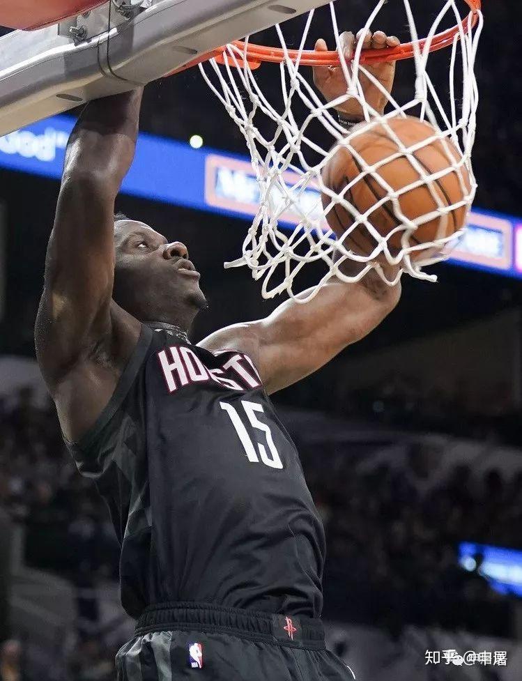 江苏队轻取马刺，高诗岩高光表现