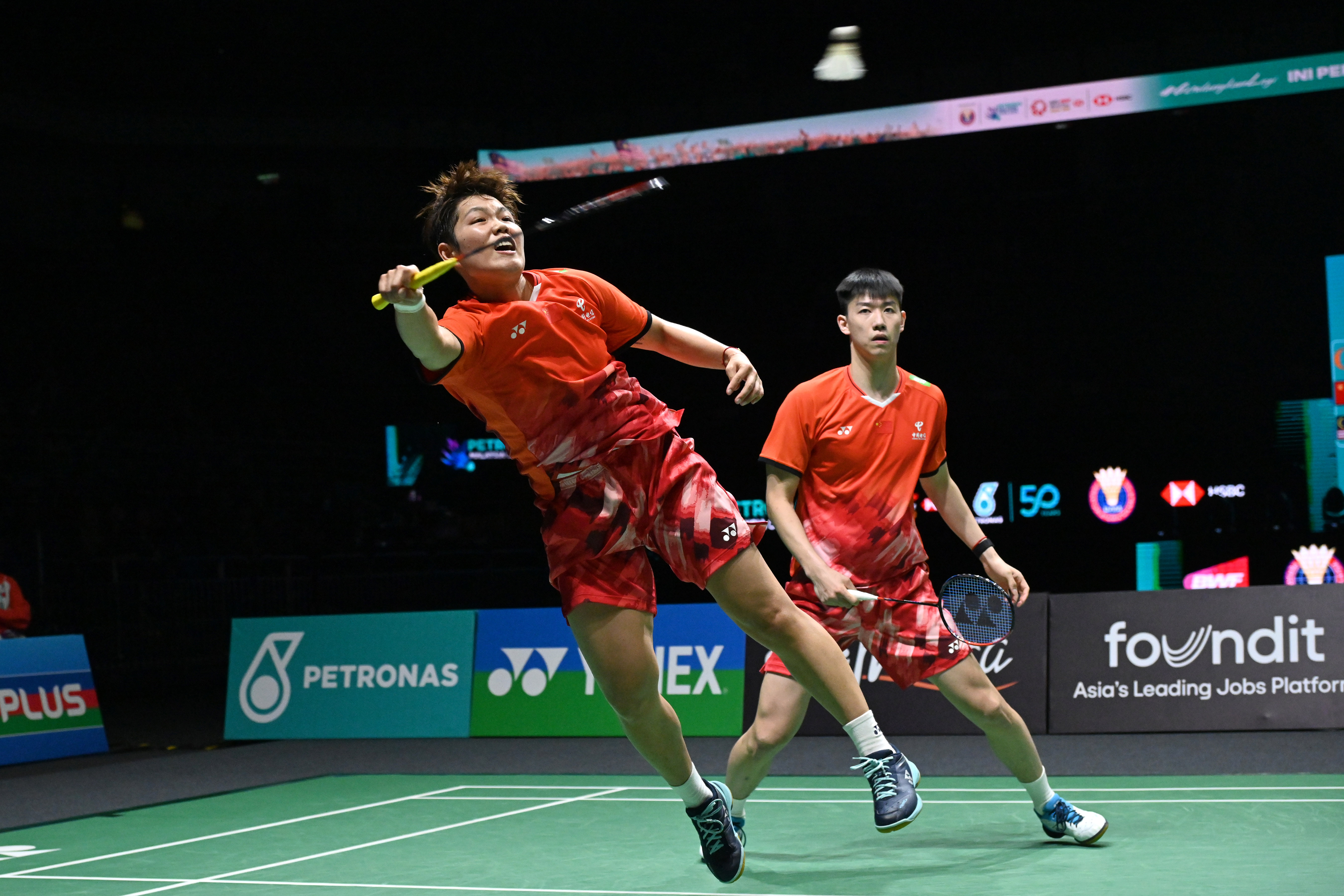 马来西亚队横扫泰国队，黄鸭组合统治全场