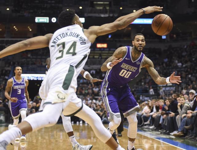 北京队翻盘雄鹿，福克斯统治全场