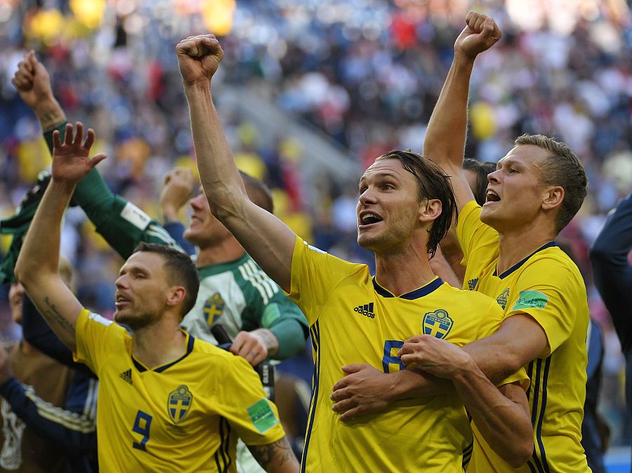 日本队力克英格兰队,梁靖崑惊艳四座 日本队力克英格兰队,梁靖崑惊艳四座