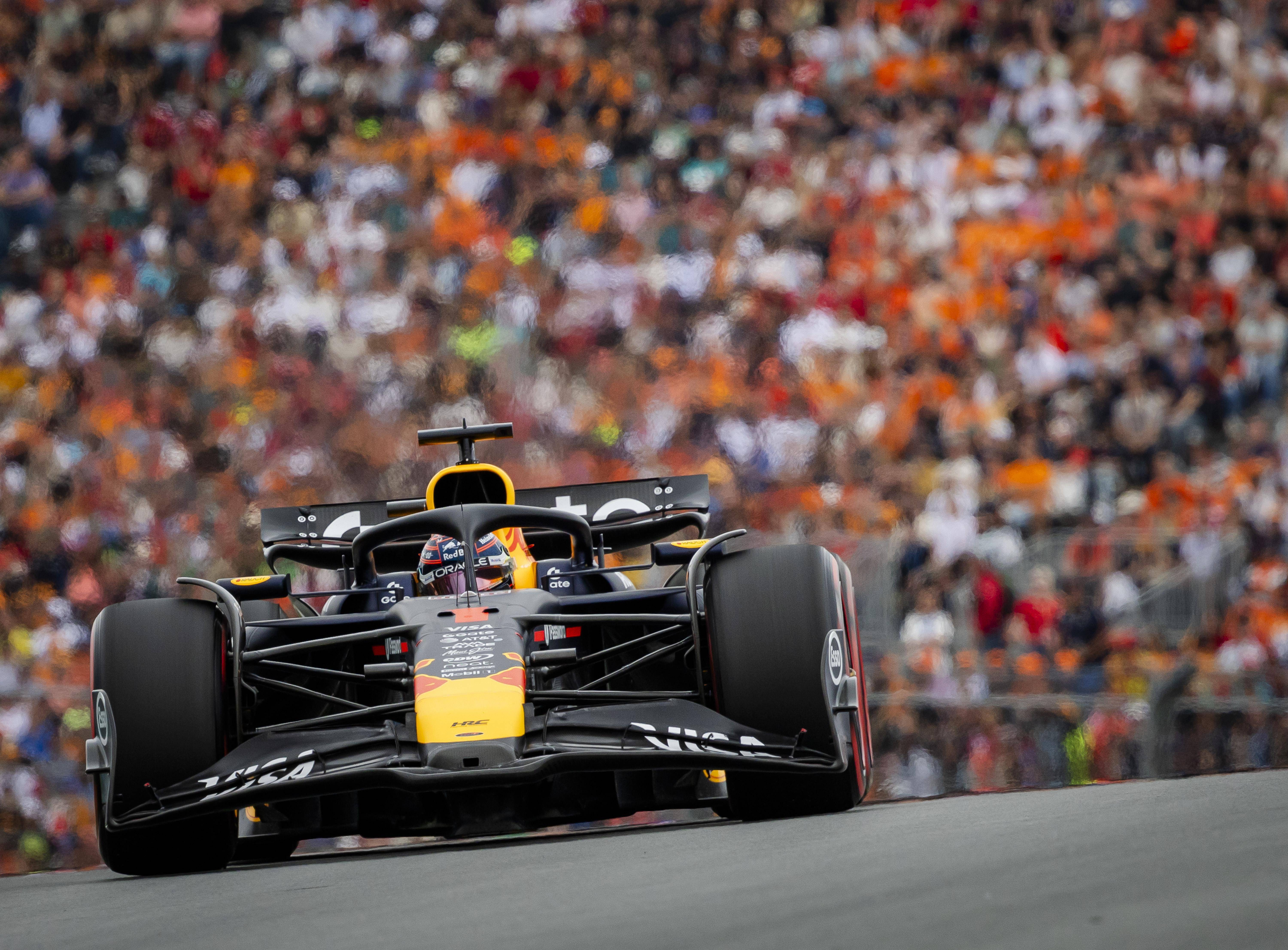 迈凯伦险胜红牛车队,皮亚斯特里关键制胜 迈凯伦险胜红牛车队,皮亚斯特里关键制胜