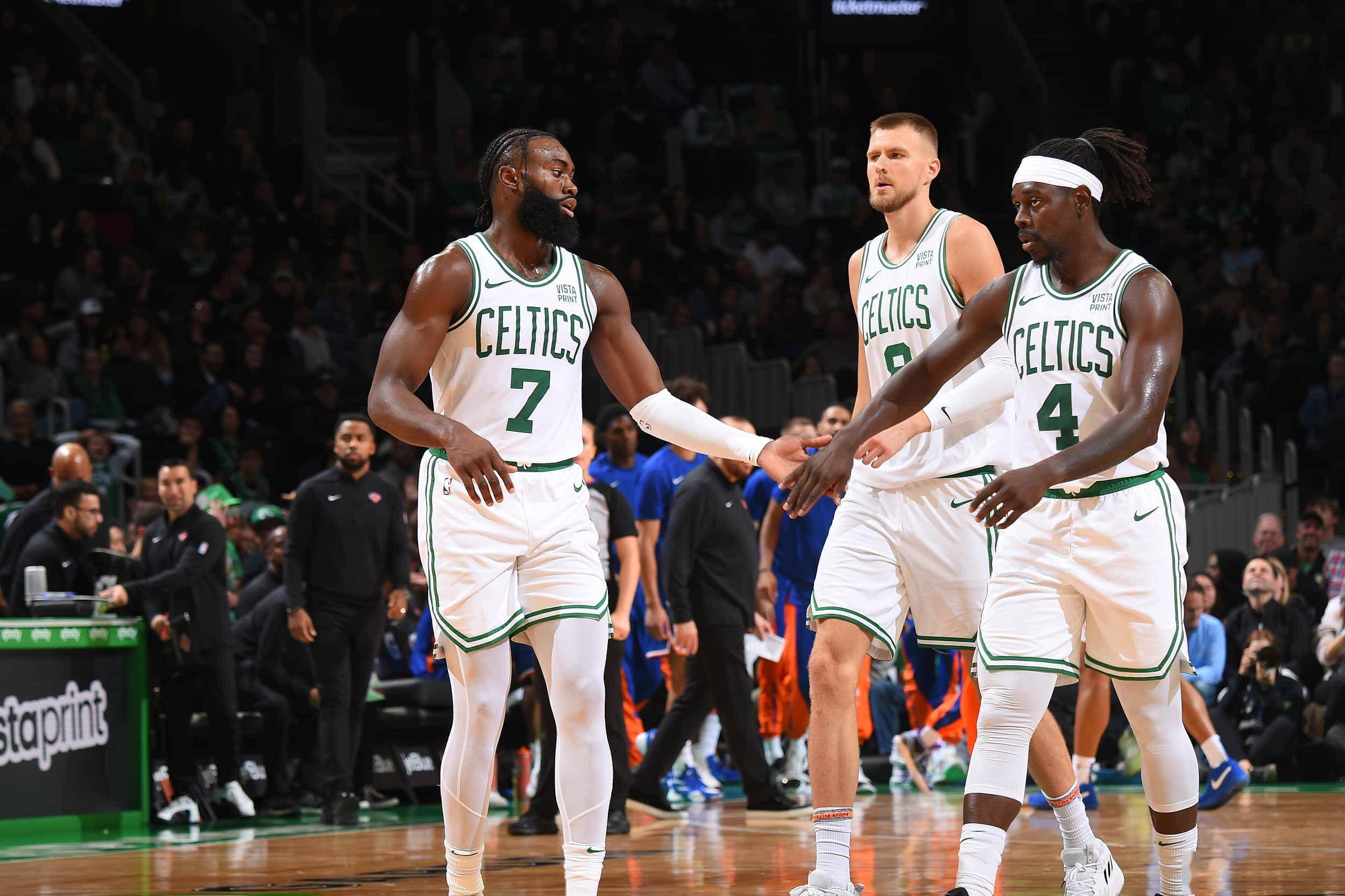 凯尔特人B队鏖战鹈鹕,欧文爆发神勇 凯尔特人B队鏖战鹈鹕,欧文爆发神勇