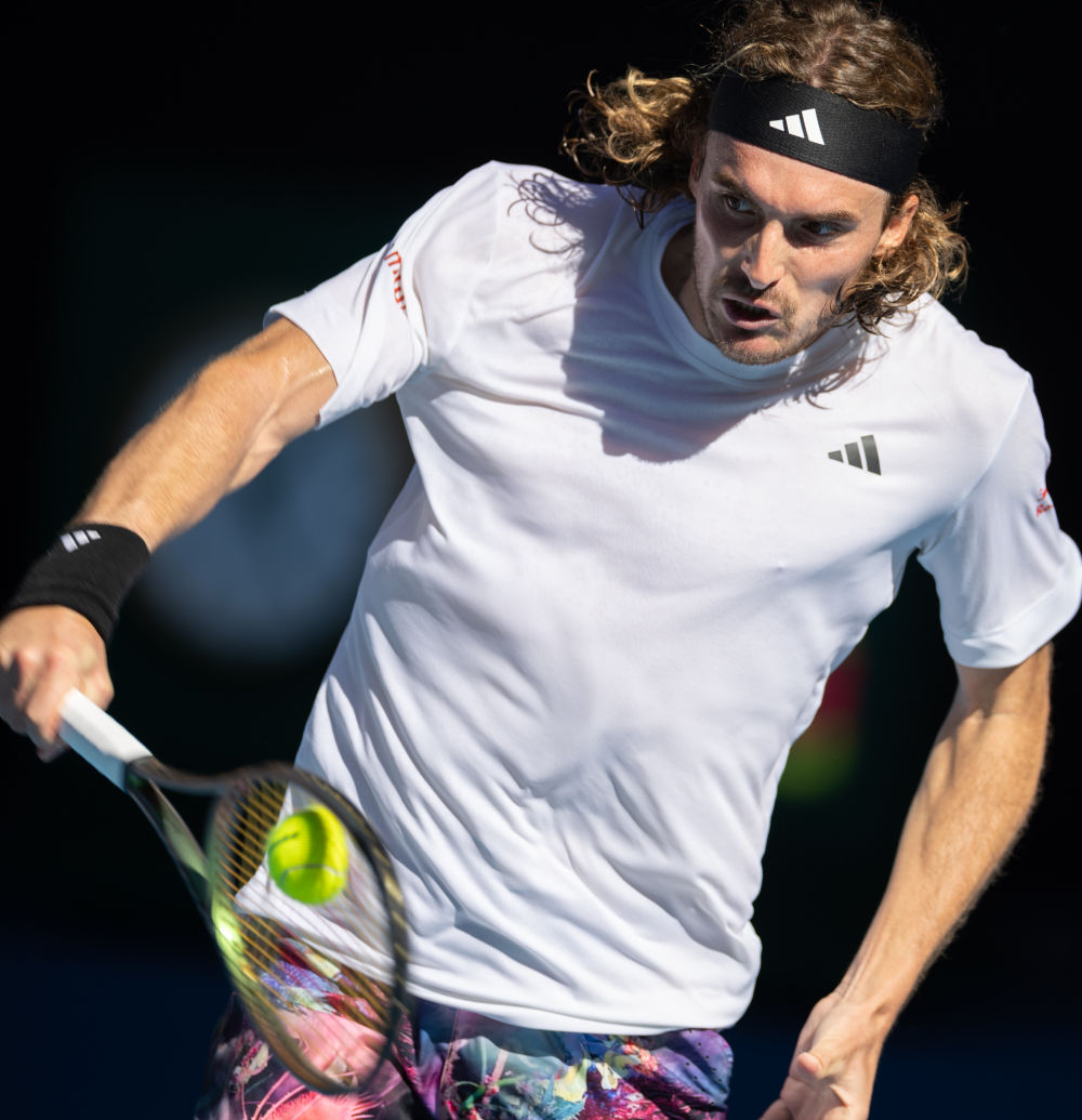 戴维斯杯逆转澳网，西西帕斯点燃赛场