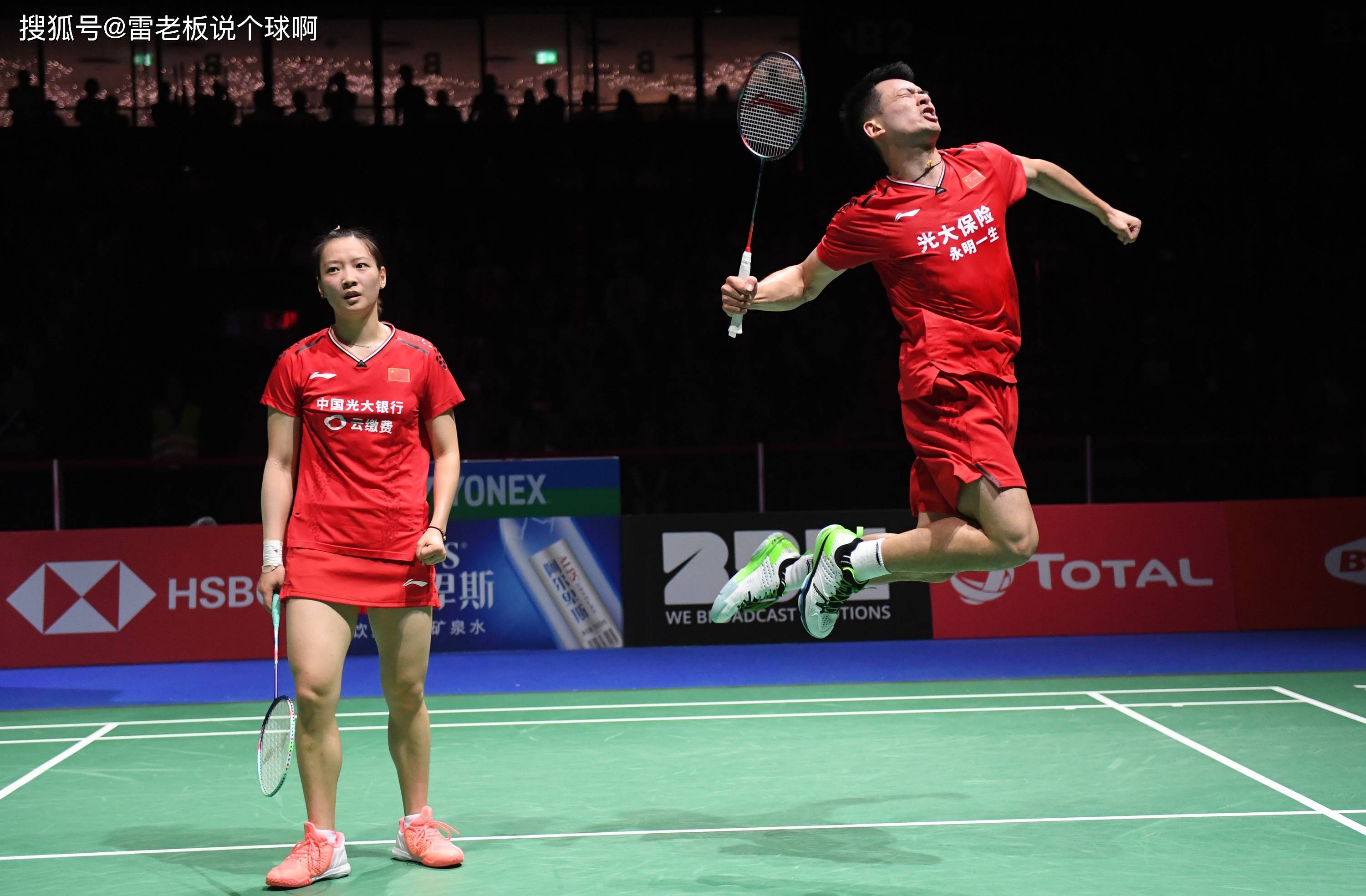 韩国羽毛球双打横扫对手，轻松跻身八强