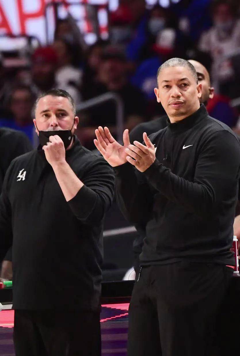 云达不莱梅球员受伤坚信自己将尽快复出 云达不莱梅球员受伤坚信自己将尽快复出