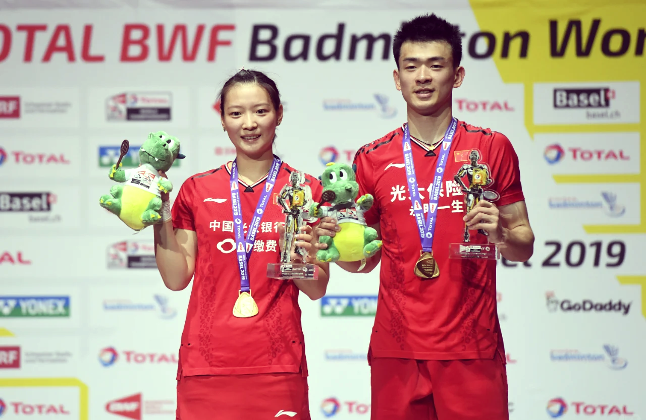 丹麦队完胜法国队，郑思维惊艳四座