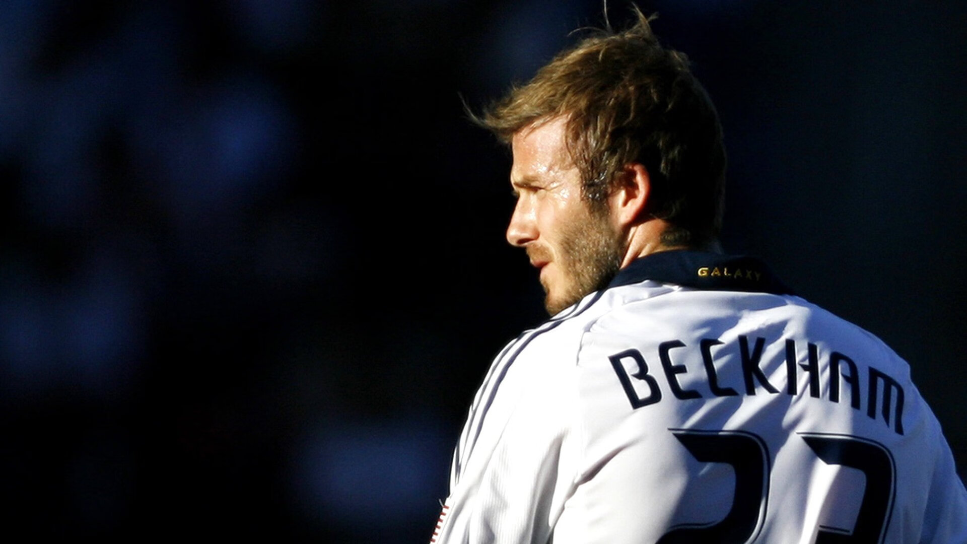 喀麦隆对阵阿尔及利亚，奥斯梅恩统治全场